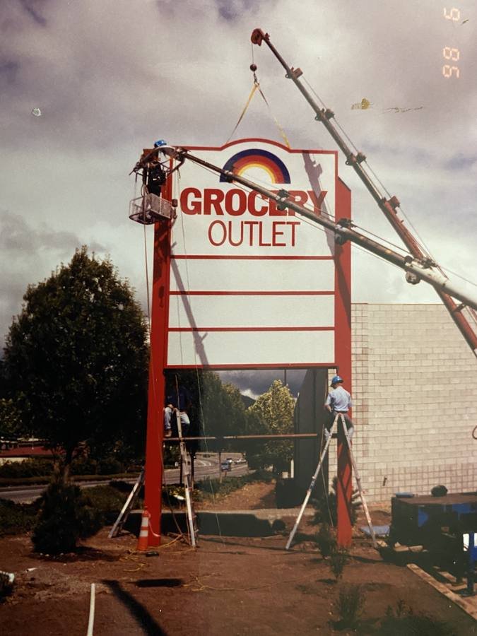 Grocery Outlet completed multi-tenant pylon sign